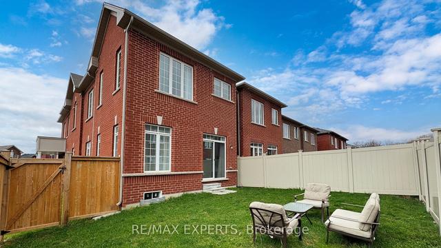 32 Titan Tr, House attached with 4 bedrooms, 4 bathrooms and 3 parking in Markham ON | Image 27