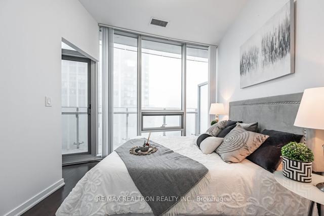 3002 - 12 York St, Condo with 2 bedrooms, 2 bathrooms and 1 parking in Toronto ON | Image 13