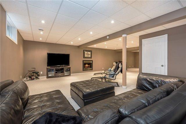 69 Miller Dr, House detached with 2 bedrooms, 3 bathrooms and 4 parking in Barrie ON | Image 15