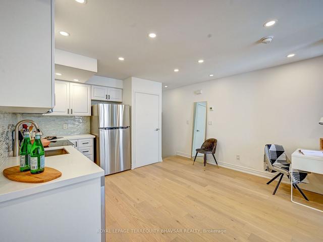 341 - 415 Jarvis St, Townhouse with 2 bedrooms, 1 bathrooms and 1 parking in Toronto ON | Image 4