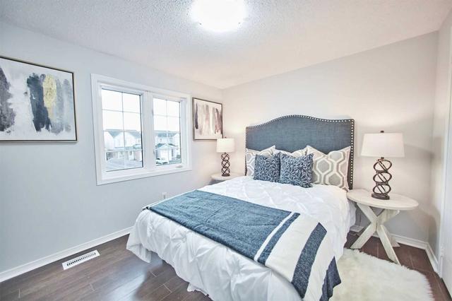 1805 Dalhousie Cres, House detached with 3 bedrooms, 3 bathrooms and 3 parking in Oshawa ON | Image 2