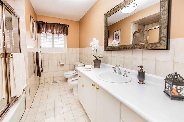 31 Keith Ave, House semidetached with 3 bedrooms, 3 bathrooms and 3 parking in Toronto ON | Image 18