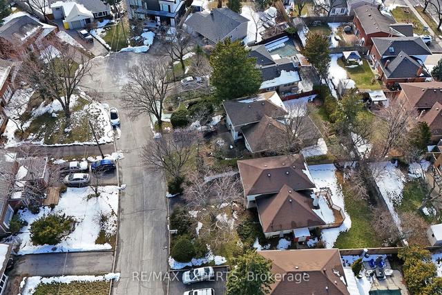 22 Bamber Crt, House detached with 3 bedrooms, 2 bathrooms and 4 parking in Toronto ON | Image 22