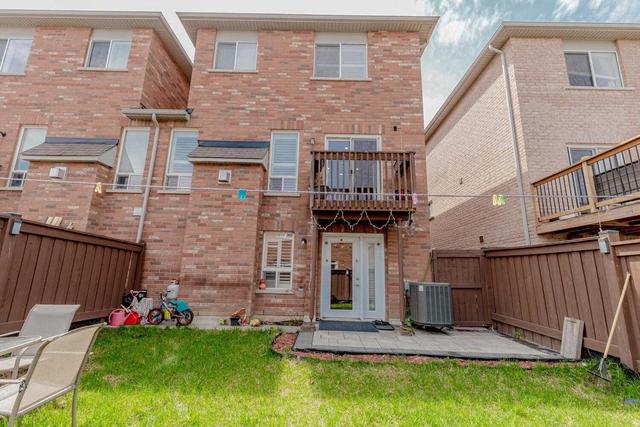 72 Newington Cres, House semidetached with 3 bedrooms, 4 bathrooms and 3 parking in Brampton ON | Image 33