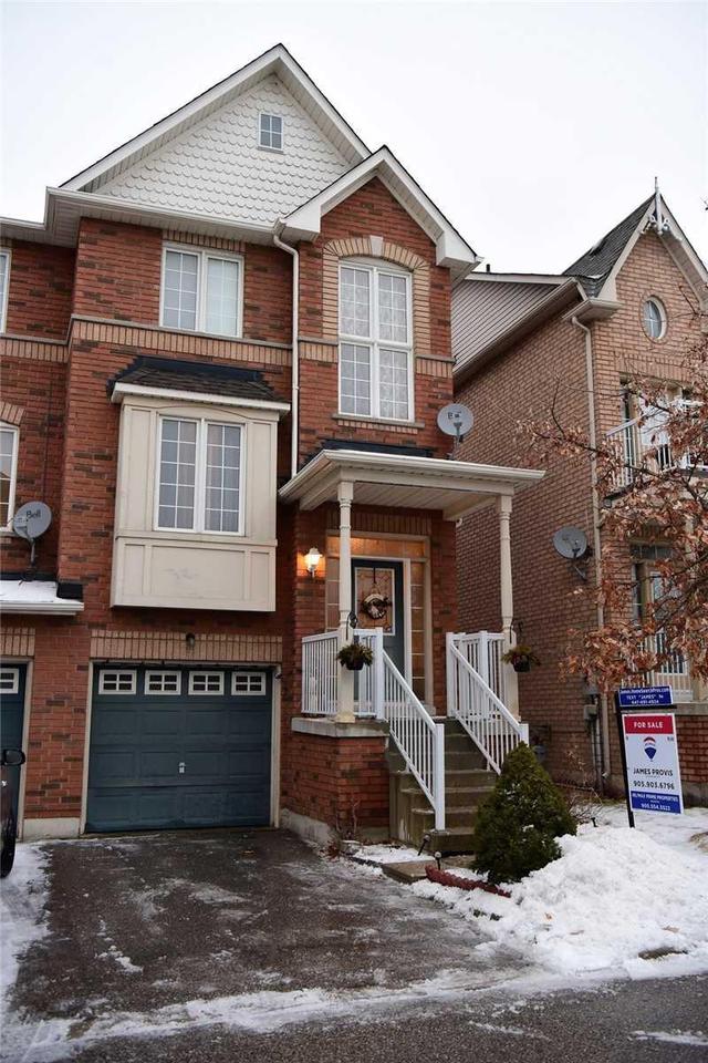 7 Collis Lane, Townhouse with 3 bedrooms, 3 bathrooms and 1 parking in Ajax ON | Image 1