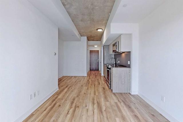 703 - 15 Baseball Pl, Condo with 1 bedrooms, 1 bathrooms and 0 parking in Toronto ON | Image 2