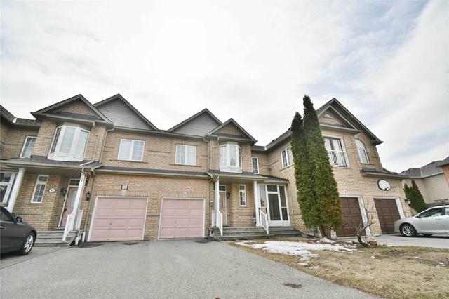 9 Ruby Cres, House attached with 3 bedrooms, 3 bathrooms and 2 parking in Richmond Hill ON | Image 1