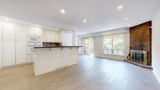 74 Flaming Roseway, Townhouse with 3 bedrooms, 3 bathrooms and 2 parking in Toronto ON | Image 18