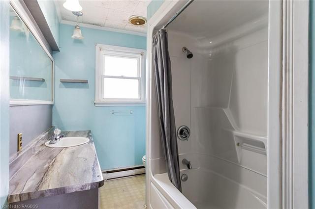 446 Isaac Street, House detached with 3 bedrooms, 2 bathrooms and 6 parking in South Bruce Peninsula ON | Image 16