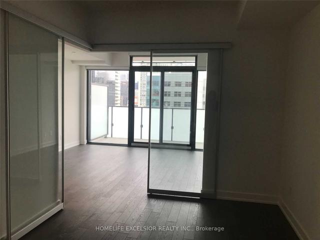 2014 - 25 Richmond St E, Condo with 1 bedrooms, 1 bathrooms and 0 parking in Toronto ON | Image 6