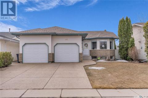 211 Lewis Crescent, House detached with 3 bedrooms, 2 bathrooms and null parking in Saskatoon SK | Card Image