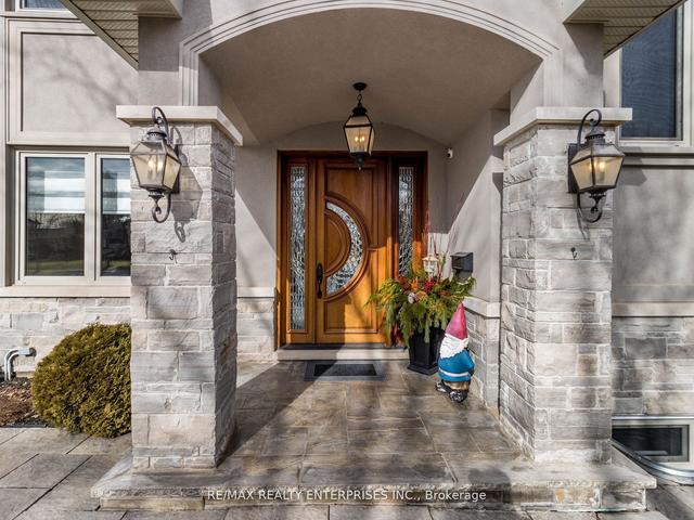 2411 Thorn Lodge Dr, House detached with 4 bedrooms, 5 bathrooms and 13 parking in Mississauga ON | Image 37