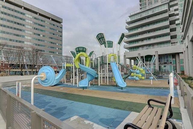 ph02 - 50 Town Centre Crt, Condo with 2 bedrooms, 2 bathrooms and 1 parking in Toronto ON | Image 17