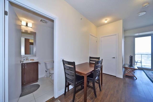 923 - 22 East Haven Dr, Condo with 2 bedrooms, 2 bathrooms and 1 parking in Toronto ON | Image 6