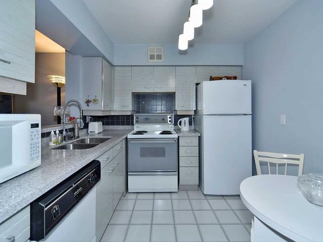 1602 - 30 Greenfield Ave, Condo with 1 bedrooms, 2 bathrooms and 1 parking in Toronto ON | Image 11