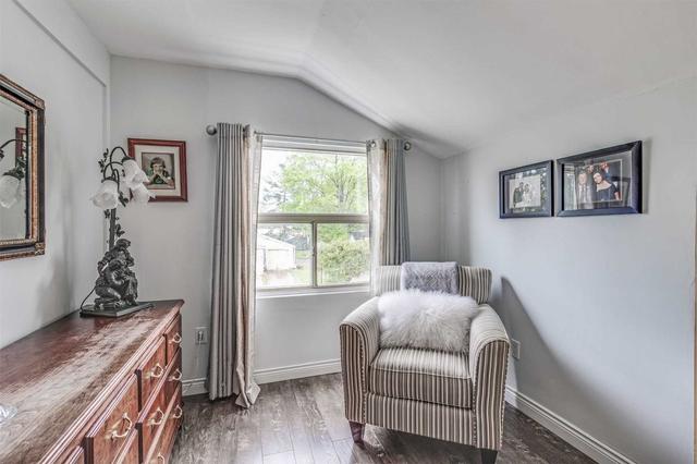142 Pine St, House detached with 2 bedrooms, 3 bathrooms and 5 parking in Whitby ON | Image 16