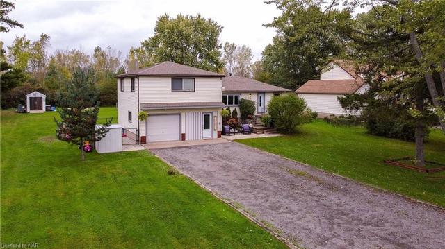 1664 Royal York Road, House detached with 3 bedrooms, 1 bathrooms and 14 parking in Fort Erie ON | Image 2