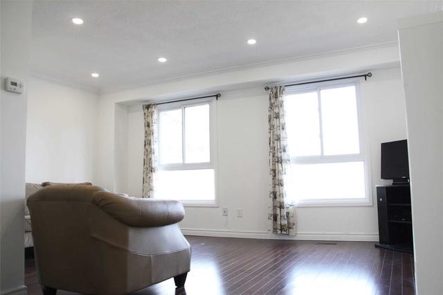 21 - 33 Dundalk Dr, Townhouse with 3 bedrooms, 2 bathrooms and 2 parking in Toronto ON | Image 23