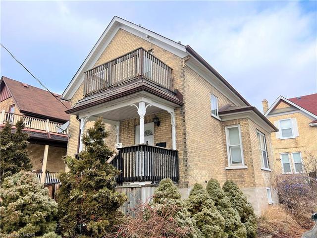 172 Duke Street E, House detached with 3 bedrooms, 2 bathrooms and 2 parking in Kitchener ON | Image 1