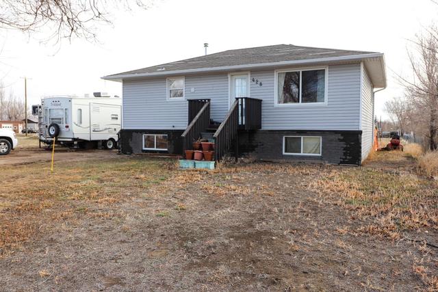 428 2 Street, House detached with 3 bedrooms, 1 bathrooms and 10 parking in Cypress County AB | Image 24