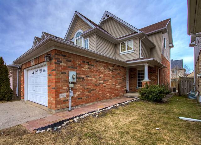 9 Darling Cres, House detached with 3 bedrooms, 3 bathrooms and 5 parking in Guelph ON | Image 1