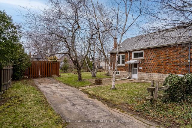 126 Auburn Ave, House detached with 3 bedrooms, 1 bathrooms and 4 parking in Hamilton ON | Image 15