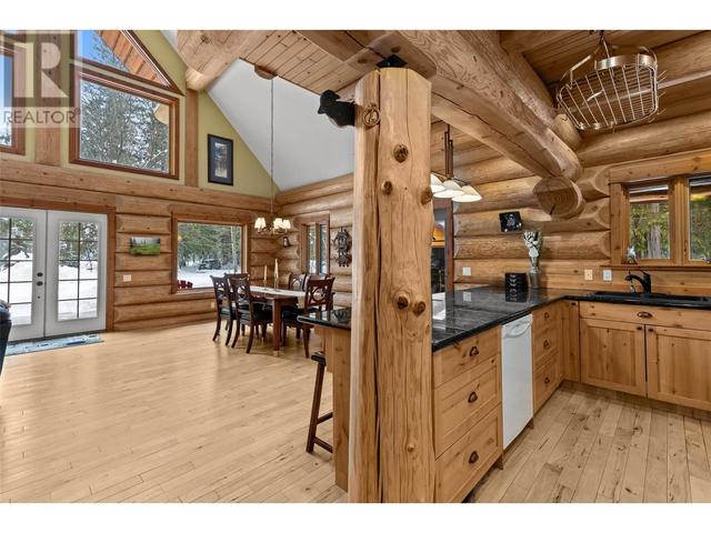 1876 Shaver Road, House detached with 4 bedrooms, 3 bathrooms and null parking in Columbia Shuswap B BC | Image 11