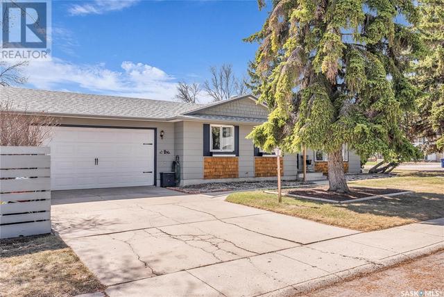 214 Nahanni Drive, House detached with 3 bedrooms, 3 bathrooms and null parking in Saskatoon SK | Image 2