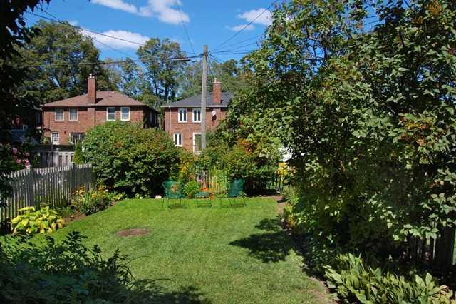 150 Parkhurst Blvd, House semidetached with 3 bedrooms, 2 bathrooms and 1 parking in Toronto ON | Image 20