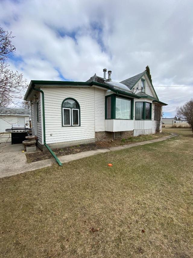 207 Vrolson Road, House detached with 3 bedrooms, 1 bathrooms and 4 parking in Bawlf AB | Image 5