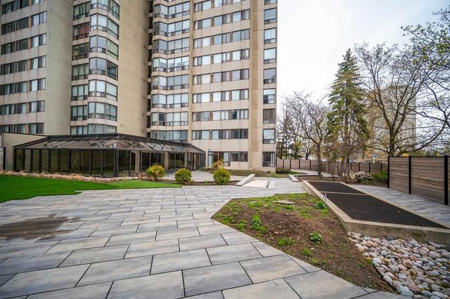 108 - 200 Robert Speck Pkwy, Condo with 2 bedrooms, 2 bathrooms and 1 parking in Mississauga ON | Image 2