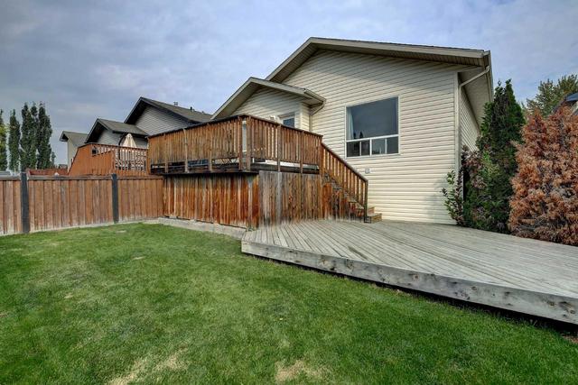 8733 65 Avenue, House detached with 4 bedrooms, 3 bathrooms and 4 parking in Grande Prairie AB | Image 2