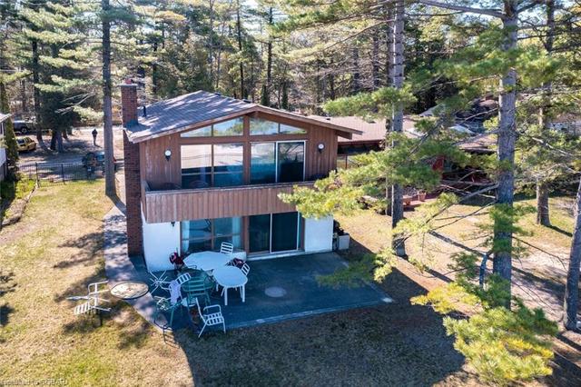 162 Santos Lane, House detached with 3 bedrooms, 2 bathrooms and 5 parking in Wasaga Beach ON | Image 3