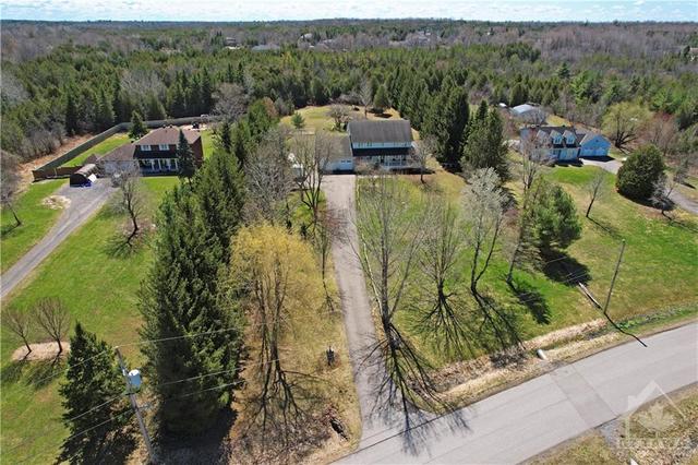 8286 Rodney Farm Drive, House detached with 7 bedrooms, 4 bathrooms and 12 parking in Ottawa ON | Image 25