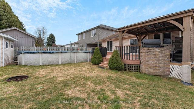 42 Cora Dr, House detached with 4 bedrooms, 3 bathrooms and 5 parking in Kitchener ON | Image 15