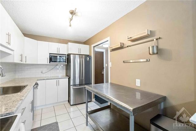 112 - 665 Bathgate Drive, Condo with 2 bedrooms, 1 bathrooms and 1 parking in Ottawa ON | Image 13