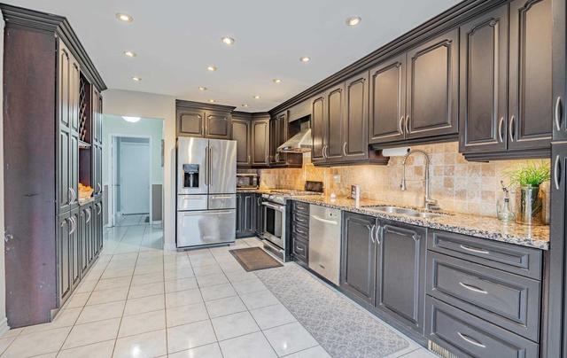 11 Newport St, House detached with 4 bedrooms, 5 bathrooms and 4 parking in Brampton ON | Image 5