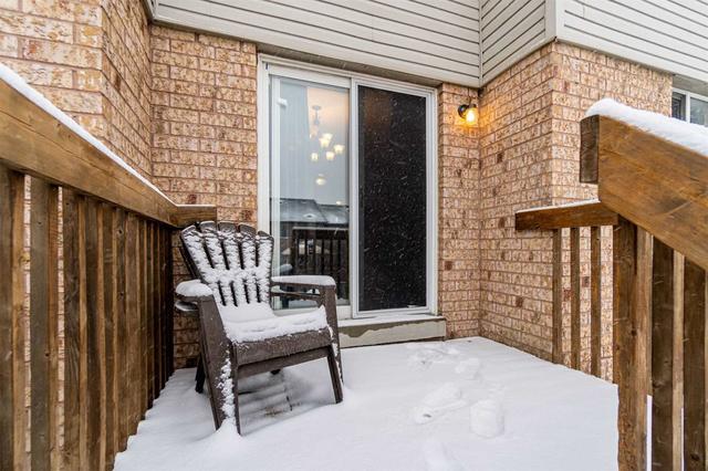 6 Ingold Lane, Townhouse with 3 bedrooms, 3 bathrooms and 2 parking in Ajax ON | Image 9