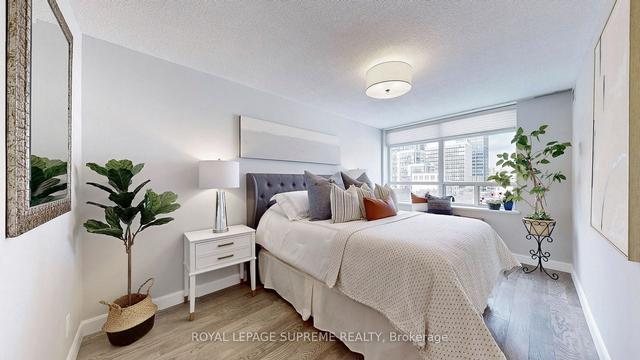 812 - 5 Rosehill Ave, Condo with 2 bedrooms, 2 bathrooms and 1 parking in Toronto ON | Image 15