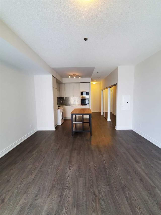 2210 - 318 Richmond St W, Condo with 0 bedrooms, 1 bathrooms and 0 parking in Toronto ON | Image 3