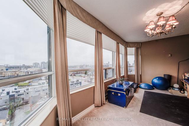 1105 - 4 Willow St, Condo with 2 bedrooms, 2 bathrooms and 2 parking in Waterloo ON | Image 4