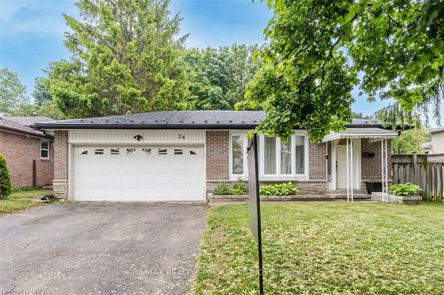 28 Baker Crescent, House detached with 3 bedrooms, 2 bathrooms and null parking in Barrie ON | Image 1