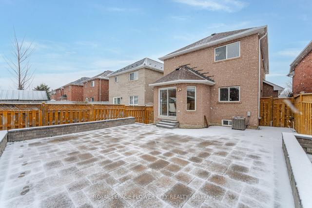 39 Culture Cres, House detached with 3 bedrooms, 4 bathrooms and 6 parking in Brampton ON | Image 32