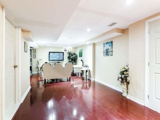 20 Irene Cres, House detached with 3 bedrooms, 3 bathrooms and 2 parking in Brampton ON | Image 14