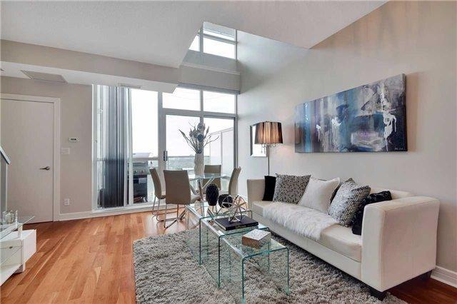 Lph12 - 1 Avondale Ave, Condo with 1 bedrooms, 2 bathrooms and 1 parking in Toronto ON | Image 3