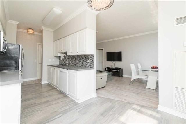 Uph 09 - 50 Disera Dr, Condo with 3 bedrooms, 2 bathrooms and 2 parking in Vaughan ON | Image 9