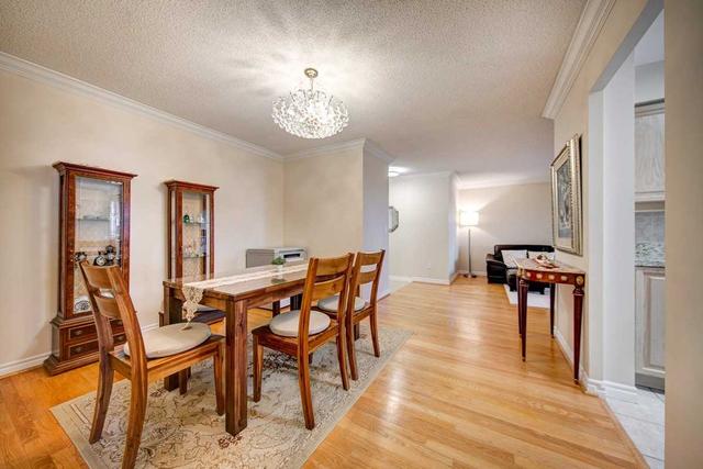 2317 - 18 Sommerset Way, Condo with 2 bedrooms, 2 bathrooms and 1 parking in Toronto ON | Image 3