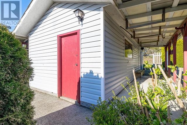 9882 Echo Hts, House detached with 2 bedrooms, 2 bathrooms and 2 parking in North Cowichan BC | Image 34