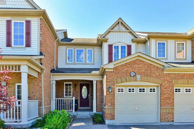 902 Raftis Crct, House attached with 3 bedrooms, 2 bathrooms and 1 parking in Milton ON | Image 1