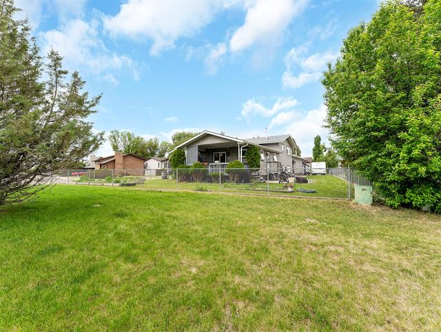 128 East Glen Drive Se, House detached with 4 bedrooms, 3 bathrooms and 2 parking in Medicine Hat AB | Image 48